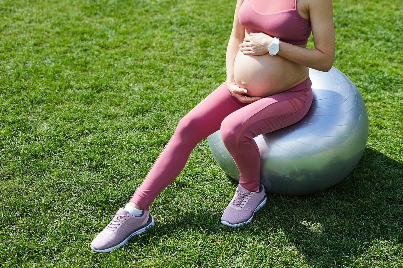 孕婦生產後都會關注「收肚」情况，而部分女士在生育後，會出現腹直肌分離，隨時影響腹部肌肉功能，還會影響外觀，如肚皮下垂、鬆弛等。